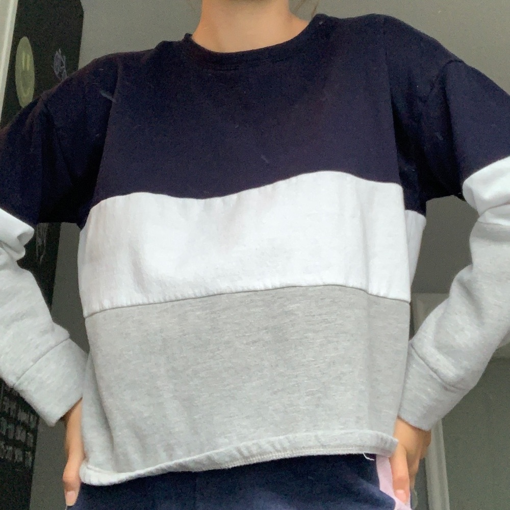 Sweatshirt